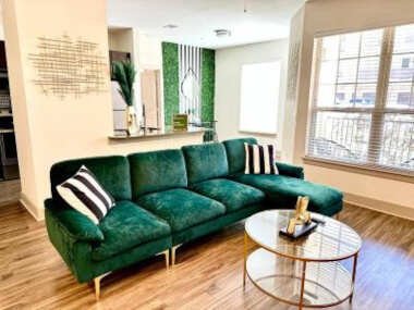 Emerald City Luxury Suite ~Fully Gated Community