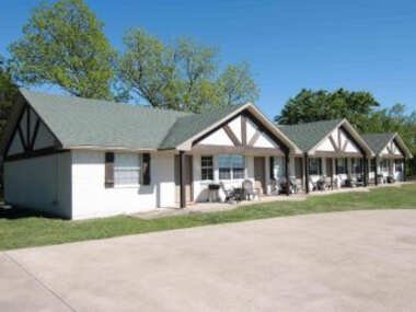 Lake Texoma Six-Plex Room – 2 Queens – 23
