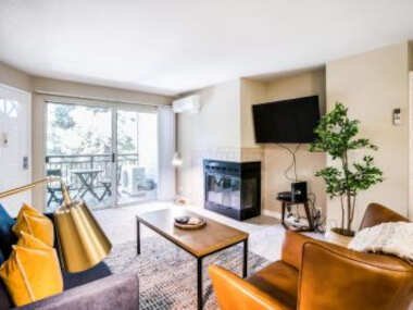 Lovely 2BR in Santa Clara, Parking + Pet-Friendly