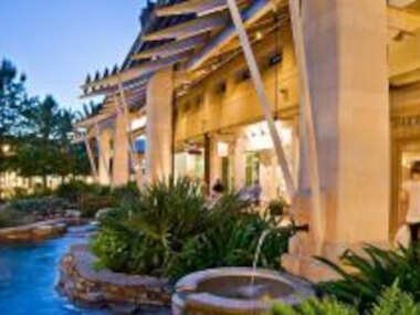 3 Bedroom 2 Bathroom Villa – Near Six Flag Sea World and the Shops at La Cantera