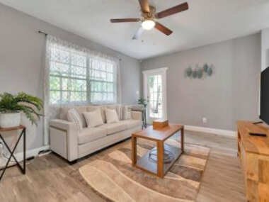 The Jungle Oasis, Luxury 4b 2b Home in top location
