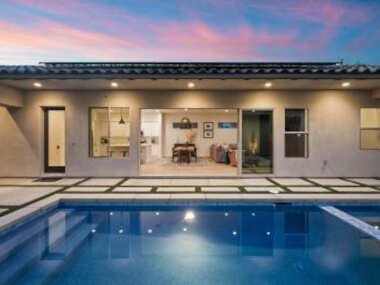 Gorgeous BRAND NEW HOME! (walk to Stadium Course!)