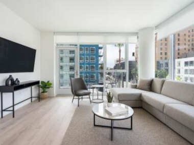 Level Long Beach – East Village