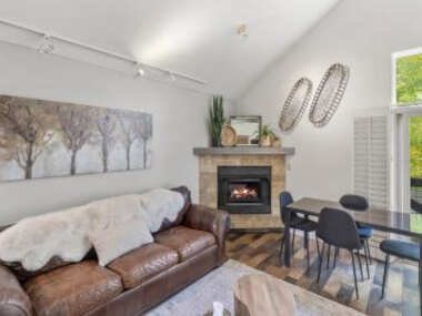 Ski In out Remodeled Luxury Condo
