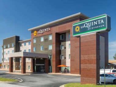 La Quinta Inn & Suites by Wyndham Augusta Near Fort Gordon