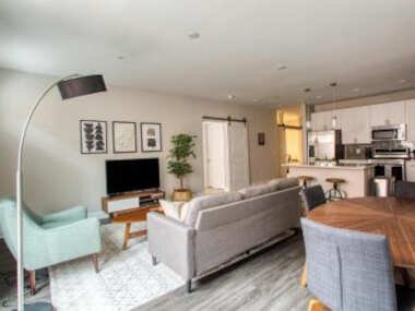 2BR Apartment in Bethesda