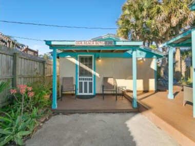 Beach Bungalow- Steps to Ocean