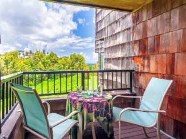 Affordable condo, beach trail, close to shopping