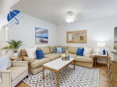 SFH103 Newly Redecorated Ground Floor Townhome, Shared Pool, Near Beach