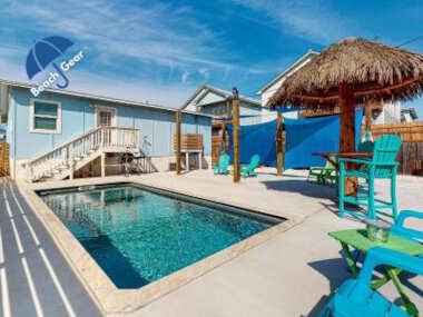 NSH921 Charming Home with a Private Pool, Pet Friendly, In Town Close to the Beach