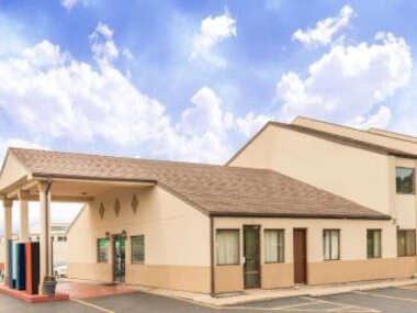 Days Inn by Wyndham Hannibal