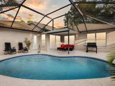 Luxury Vacation Pool Home Mins from Disney, Seaworld, Universal Studios and Downtown Orlando
