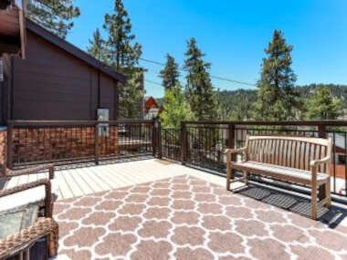 Circle Views by Big Bear Vacations Walk To Lake Boulder Bay Chalet