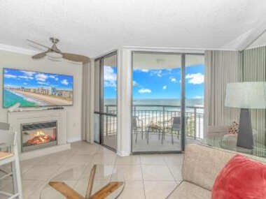 Gorgeous Ocean View King Suite! Meridian Plaza 1005 – Perfect for 2 guests!