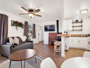 The Cottage by Big Bear Vacations Shay Meadows Resort Location Cozy Modern Cottage
