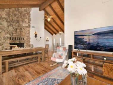 Whispering Forest Chalet by Big Bear Vacations Minutes To Activities Freshly Renovated