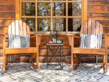 Serrano House- Adorable Couple’s Log Cabin Retreat- Central Downtown Location