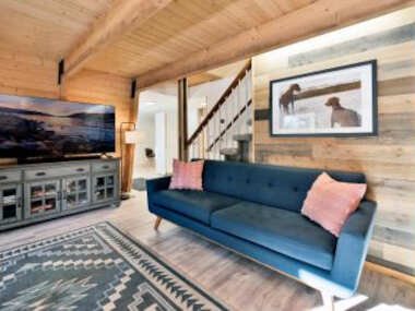 Fox n Bears Retreat by Big Bear Vacations Ultra Modern Gambrel Chalet Mins To Activities