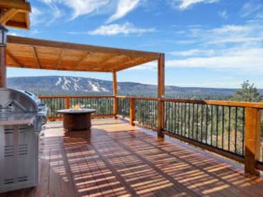 Golden Oak Log Cabin- Incredible Luxury Group Estate- Home Theater- Pool Table