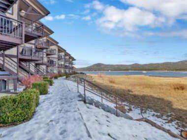 Forest Shores Lake View Condo by Big Bear Vacations Lakefront Village