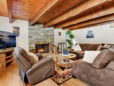 Teddy Bear’s Chalet by Big Bear Vacations Ultra Modern Moonridge Chalet Game Tables