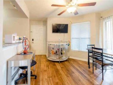Stay 2 nights get 1 free Fully Stocked 2 bedroom apt