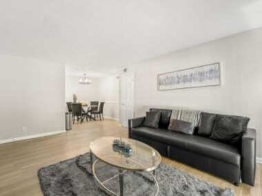 Stunning 1 Bed 1 Bath w Pool