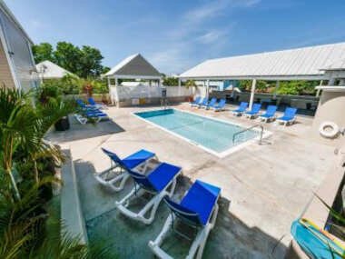 New Villa Duval – On Duval Street Pool & Parking