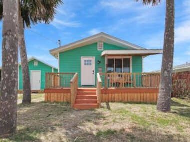 Costa Cabana family friendly 2 br sleeps 10
