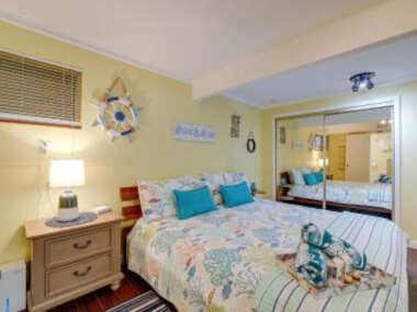 Santa Barbara Cozy Studio with Private Patio