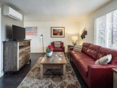 Downtown Cozy Home Base – Purple Sage 2