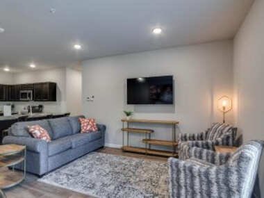 NEW 3 BR Apartment Sleeps 6