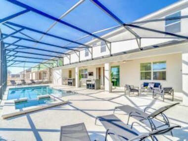 15BR Mansion with Pool Hot tub Theater & Games Room
