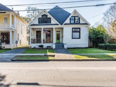 Dauphin District Darling-4 Apartments-FullBuilding