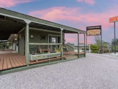 Sagebrush Inn