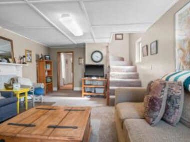 Cozy 3 bedroom close to Main Street