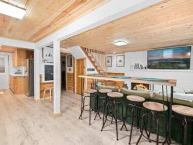 Yoda Maple Cabin- Awesome cabin with great amenities, you can feel the warmth of this charming cabin