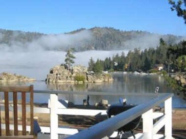 Boulder Bay Lakefront Getaway – Across the street from the lake and Boulder Bay Park!