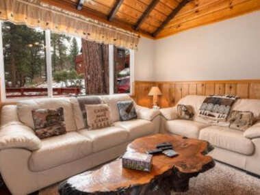 Boulder Pines – Walk to lake and Boulder Bay park at those cozy location!