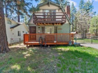 The Bear Barn – Two-story Gambrel two bedroom, one bath cabin with a wood burning fireplace!