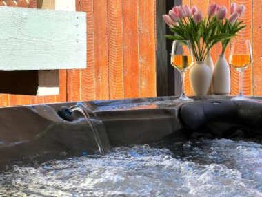 Summit Shooting Star 1 – Spacious with a Hot Tub and Game Room! Perfect location!