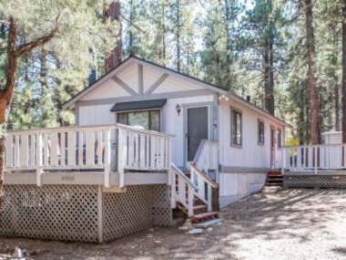Cedar Pines – Mountain home in a tree filled neighborhood with WIFI