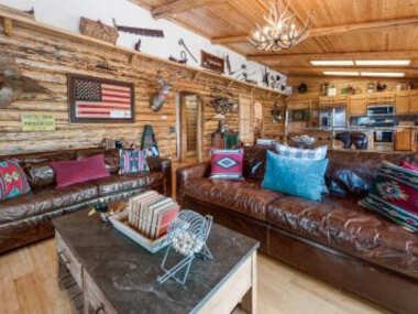 Moon Bear Lodge – Gorgeous natural wood finishes at this quality home with foosball!