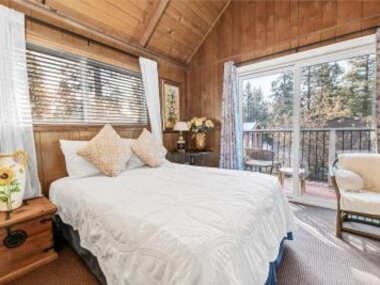 Dixie Blue – Recently remodeled and centrally located!