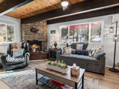 El Nido – Modern Aesthetics Meet Mountain Charm In This Newly Remodeled Home!