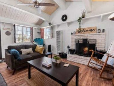 Little Loaf Lodge – Cute and Cozy Mountain Getaway!