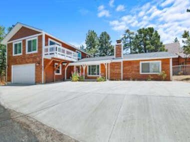 Moonridge Memories – A perfect mountain escape with all the comforts of home! Hot tub and more!
