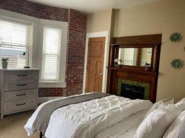 2 Bedroom Apartment in Downtown Kalamazoo
