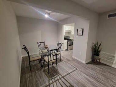 Cozy Apt Near Lower Greenville