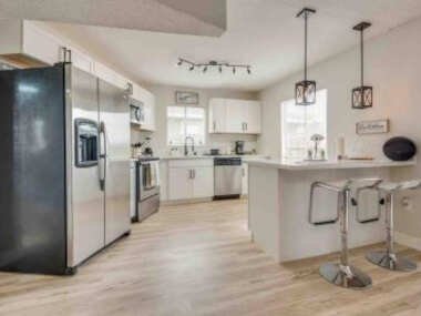 Cozy home! 16 Min away from strip and fremont